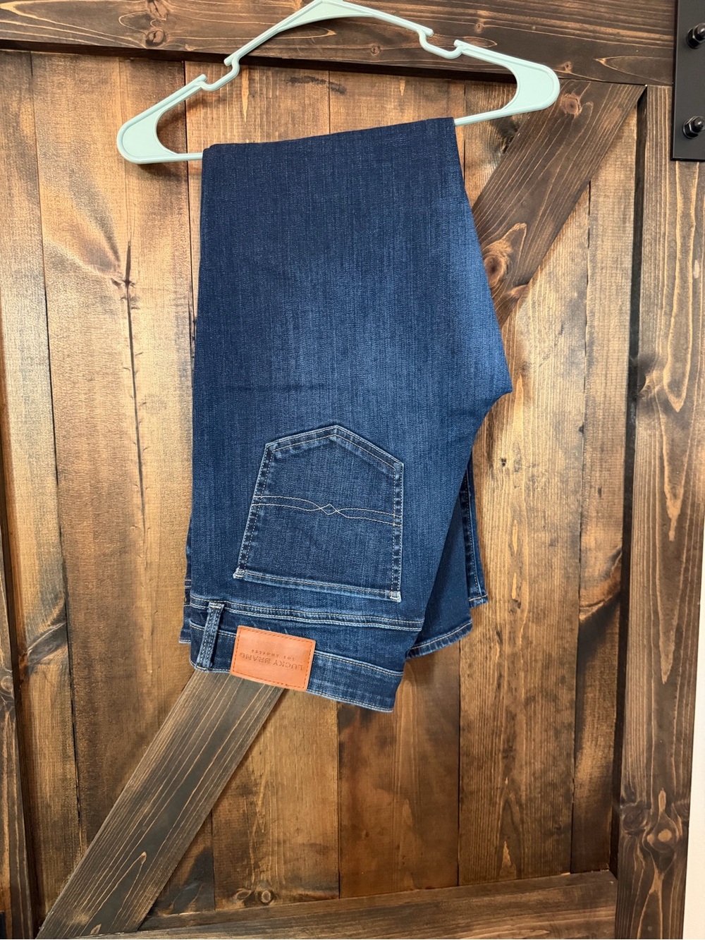 Lucky Brand woman’s  Indigo Straight Slim Jeans